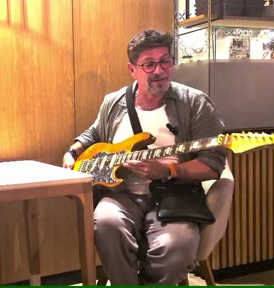 Petar Jelić playing a Soul of Strings guitar